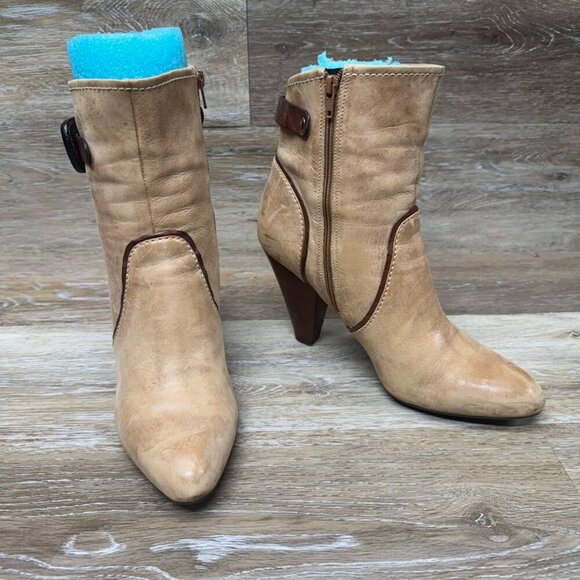 Caressa Michelle Tan leather Ankle Booties Women's Size 9 - Picture 6 of 7